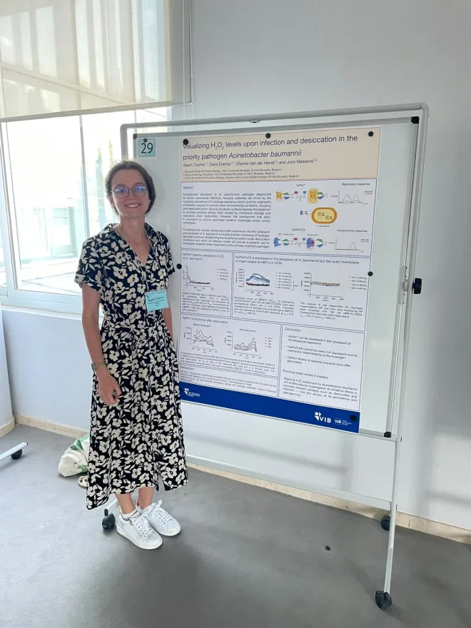 Naemi at her poster