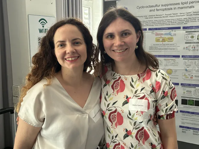 Pari and Daria at the poster session